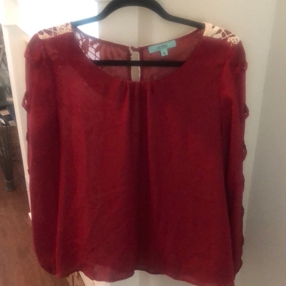 Karlie top, sheer, crimson, size M